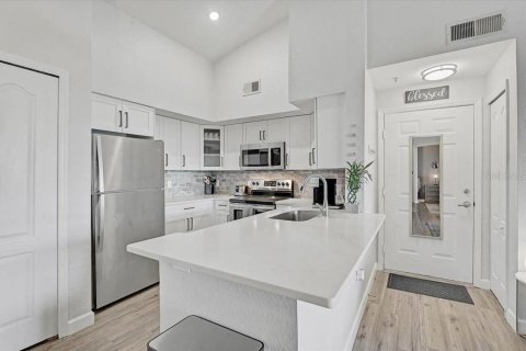 Condo in Sarasota, Florida, 1 bedroom  № 2218303 - photo 9