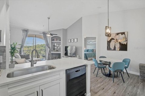 Condo in Sarasota, Florida, 1 bedroom  № 2218303 - photo 4