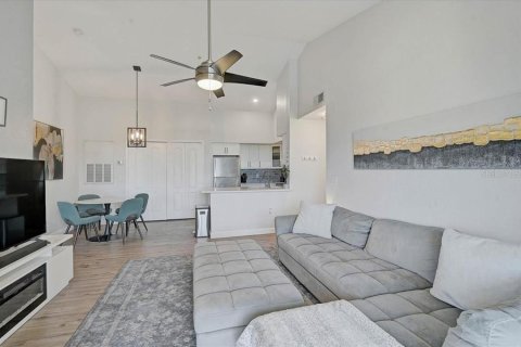 Condo in Sarasota, Florida, 1 bedroom  № 2218303 - photo 13