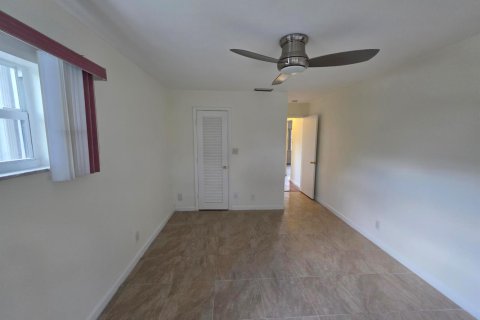 House in Margate, Florida 2 bedrooms, 98.57 sq.m. № 2294283 - photo 18