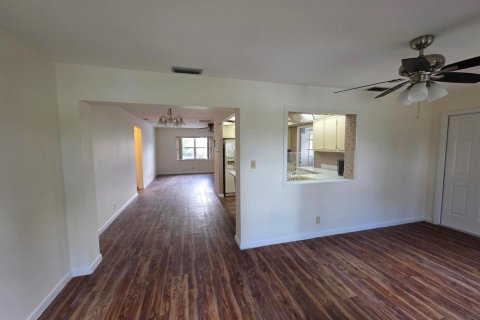 House in Margate, Florida 2 bedrooms, 98.57 sq.m. № 2294283 - photo 5