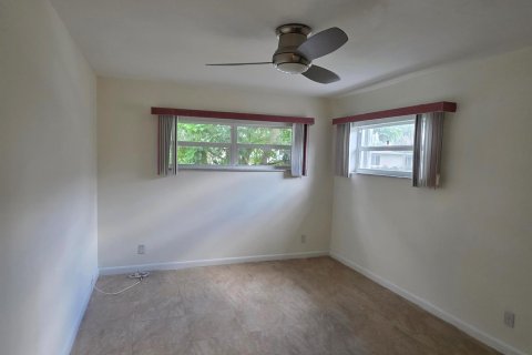 House in Margate, Florida 2 bedrooms, 98.57 sq.m. № 2294283 - photo 19