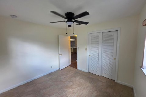 House in Margate, Florida 2 bedrooms, 98.57 sq.m. № 2294283 - photo 16