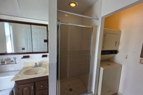 House in Margate, Florida 2 bedrooms, 98.57 sq.m. № 2294283 - photo 25