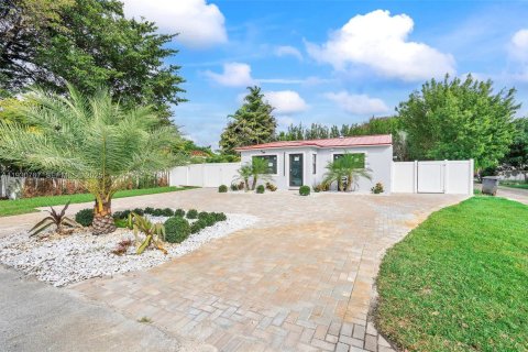 Снять в аренду виллу или дом в Холливуд, Флорида 2 спальни, 86.58м2, № 1990386 - фото 2