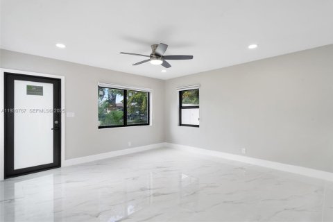 Снять в аренду виллу или дом в Холливуд, Флорида 2 спальни, 86.58м2, № 1990386 - фото 12