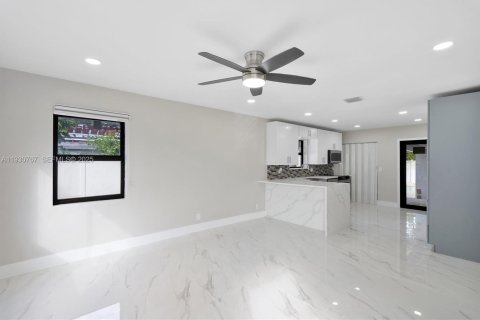 Снять в аренду виллу или дом в Холливуд, Флорида 2 спальни, 86.58м2, № 1990386 - фото 8