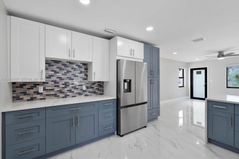 Снять в аренду виллу или дом в Холливуд, Флорида 2 спальни, 86.58м2, № 1990386 - фото 16