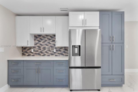 Снять в аренду виллу или дом в Холливуд, Флорида 2 спальни, 86.58м2, № 1990386 - фото 19