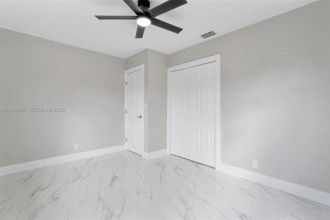 Снять в аренду виллу или дом в Холливуд, Флорида 2 спальни, 86.58м2, № 1990386 - фото 21