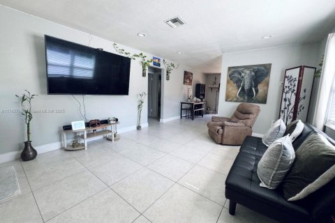 Immobilier commercial à vendre à Davie, Floride: 329.9 m2 № 2022497 - photo 7