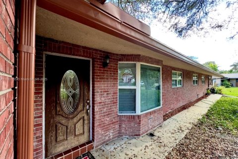 Immobilier commercial à vendre à Davie, Floride: 329.9 m2 № 2022497 - photo 5