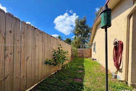 Immobilier commercial à vendre à Davie, Floride: 329.9 m2 № 2022497 - photo 14