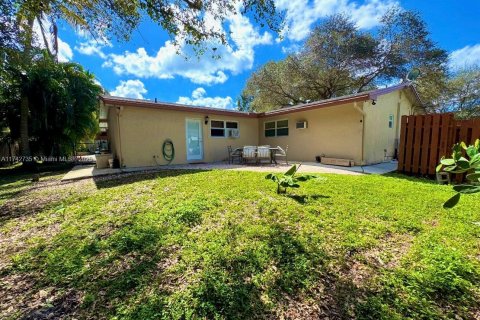 Immobilier commercial à vendre à Davie, Floride: 329.9 m2 № 2022497 - photo 16