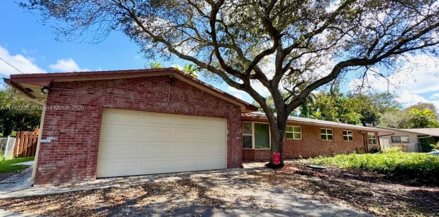 Immobilier commercial à Davie, Floride 329.9 m2 № 2022497