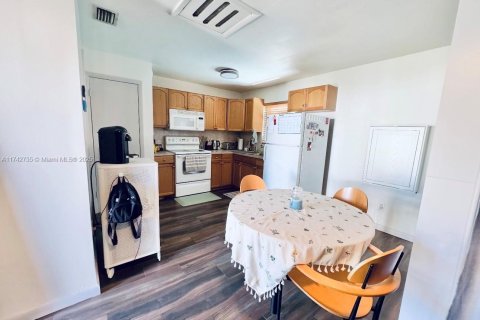 Immobilier commercial à vendre à Davie, Floride: 329.9 m2 № 2022497 - photo 19