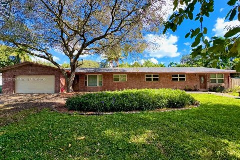 Immobilier commercial à vendre à Davie, Floride: 329.9 m2 № 2022497 - photo 2