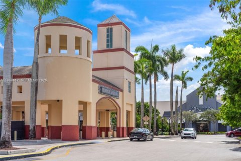 Commercial property in Pembroke Pines, Florida № 2060012 - photo 4