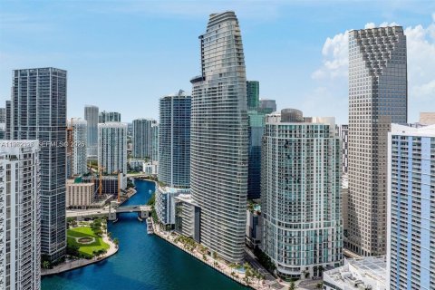 Condominio en Miami, Florida, 4 dormitorios  № 2023871
