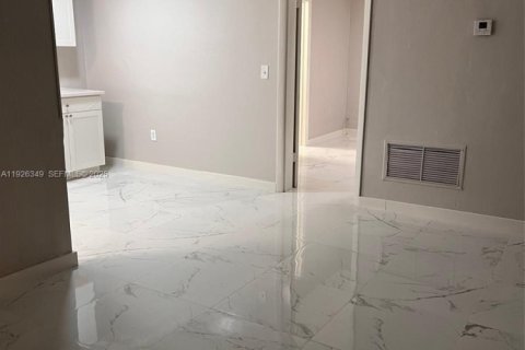 Купить кондоминиум в Майами, Флорида 1 спальня, 57.88м2, № 1988219 - фото 3