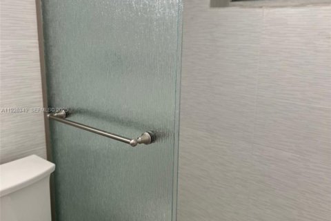 Купить кондоминиум в Майами, Флорида 1 спальня, 57.88м2, № 1988219 - фото 21