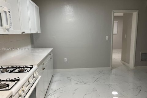 Купить кондоминиум в Майами, Флорида 1 спальня, 57.88м2, № 1988219 - фото 14