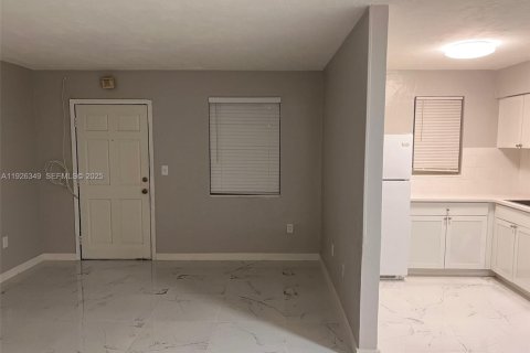 Купить кондоминиум в Майами, Флорида 1 спальня, 57.88м2, № 1988219 - фото 24