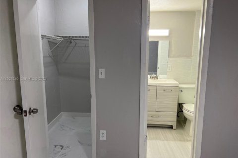 Купить кондоминиум в Майами, Флорида 1 спальня, 57.88м2, № 1988219 - фото 16