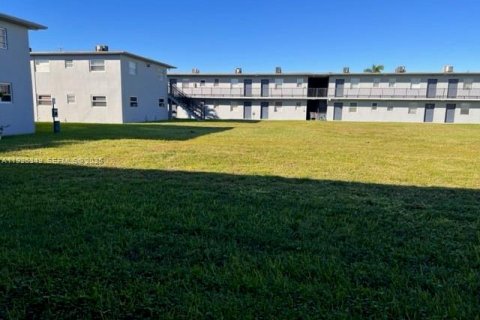 Купить кондоминиум в Майами, Флорида 1 спальня, 57.88м2, № 1988219 - фото 30