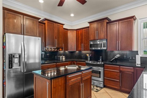 Casa en venta en Kissimmee, Florida, 5 dormitorios, 461.17 m2 № 1839995 - foto 18