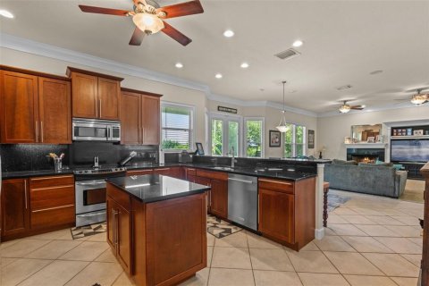 Casa en venta en Kissimmee, Florida, 5 dormitorios, 461.17 m2 № 1839995 - foto 19