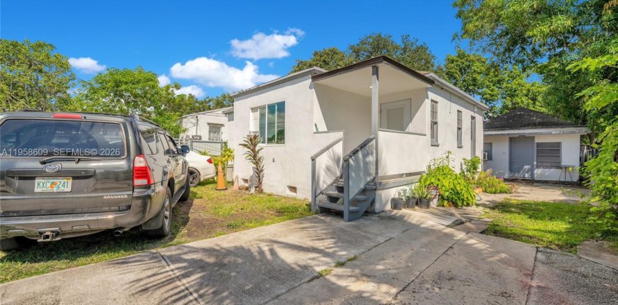 Immobilier commercial à Miami, Floride 131.36 m2 № 2021948