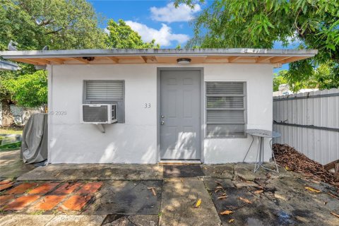 Immobilier commercial à vendre à Miami, Floride: 131.36 m2 № 2021948 - photo 4