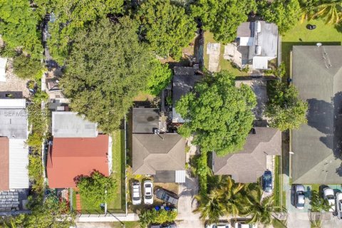Immobilier commercial à vendre à Miami, Floride: 131.36 m2 № 2021948 - photo 6