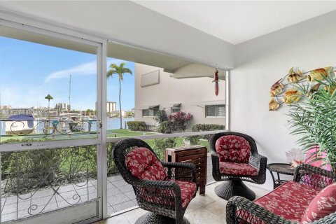 Condominio en venta en Hallandale Beach, Florida, 1 dormitorio, 72.46 m2 № 1714376 - foto 2