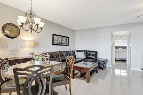 Condominio en venta en Hallandale Beach, Florida, 1 dormitorio, 72.46 m2 № 1714376 - foto 5