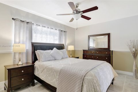 Condominio en venta en Hallandale Beach, Florida, 1 dormitorio, 72.46 m2 № 1714376 - foto 10