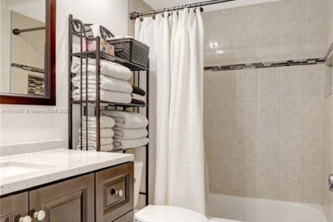 Condominio en venta en Hallandale Beach, Florida, 1 dormitorio, 72.46 m2 № 1714376 - foto 14