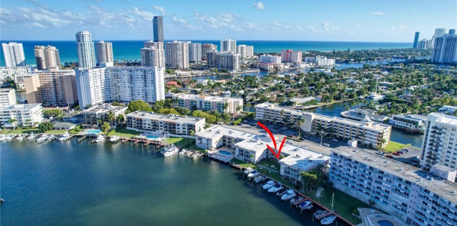 Condominio en Hallandale Beach, Florida, 1 dormitorio  № 1714376