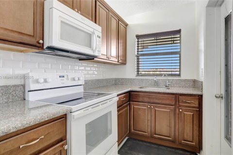 Condominio en venta en Hallandale Beach, Florida, 1 dormitorio, 72.46 m2 № 1714376 - foto 8