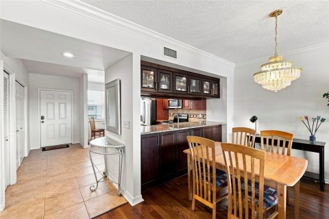 Condo in Largo, Florida, 2 bedrooms  № 2345439 - photo 9