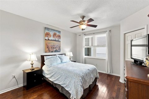 Condo in Largo, Florida, 2 bedrooms  № 2345439 - photo 14