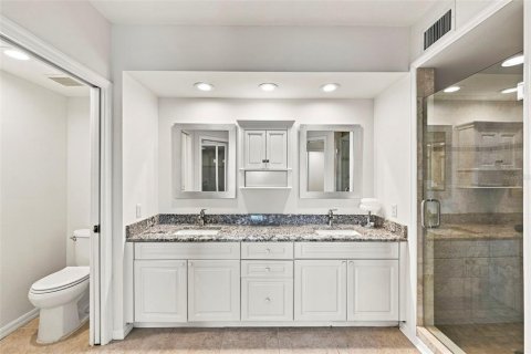 Condo in Largo, Florida, 2 bedrooms  № 2345439 - photo 26