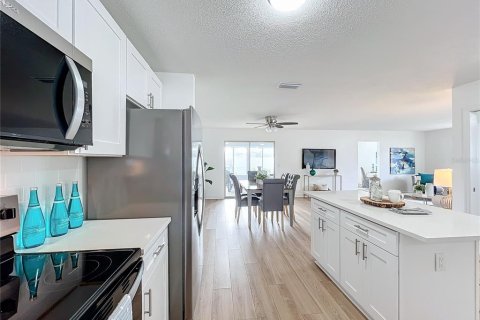 Copropriété à vendre à Sarasota, Floride: 2 chambres, 127.46 m2 № 1519641 - photo 5
