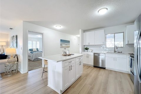 Copropriété à vendre à Sarasota, Floride: 2 chambres, 127.46 m2 № 1519641 - photo 8