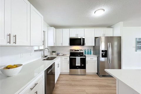 Copropriété à vendre à Sarasota, Floride: 2 chambres, 127.46 m2 № 1519641 - photo 3