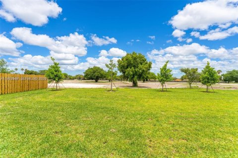 Villa ou maison à louer à Homestead, Floride: 3 chambres, 215.44 m2 № 2042272 - photo 5