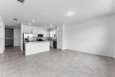 Villa ou maison à louer à Homestead, Floride: 3 chambres, 215.44 m2 № 2042272 - photo 9