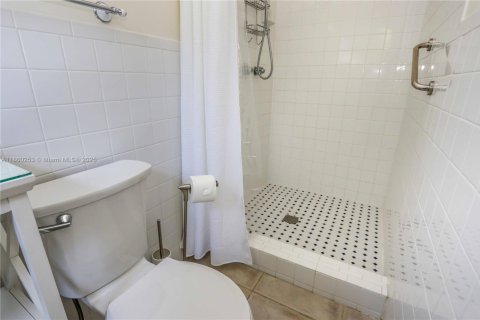 House in Wilton Manors, Florida 4 bedrooms, 150.87 sq.m. № 1890009 - photo 22