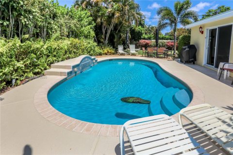 House in Wilton Manors, Florida 4 bedrooms, 150.87 sq.m. № 1890009 - photo 1